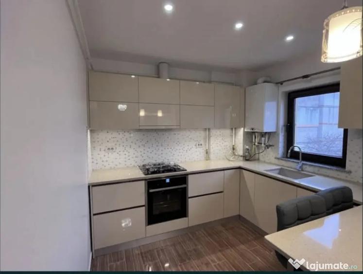 Apartament cu 2 camere decomandat, mobilat în Central