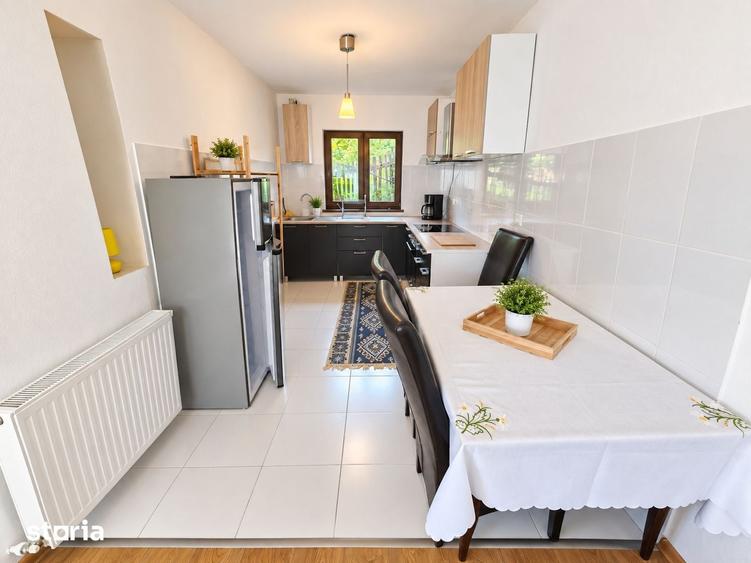 Casă cu 5 camere cu Teren 4258 Mp în Hangu