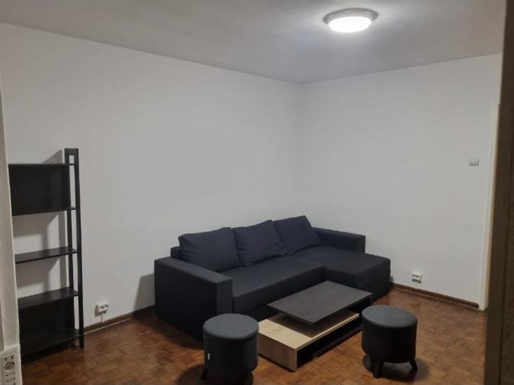 Garsonieră decomandată în Rogerius