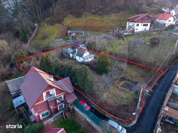 Casă cu 3 camere cu Teren 1498 Mp în Central