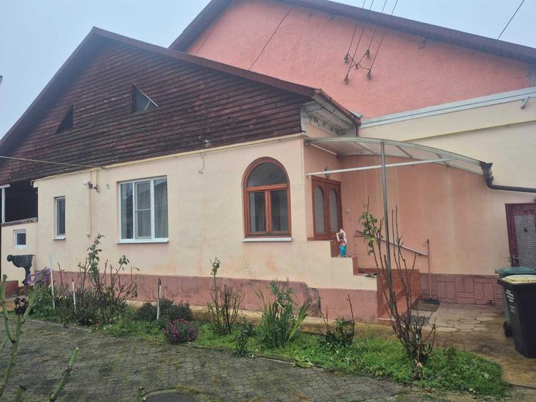 Casă cu 3 camere în Central