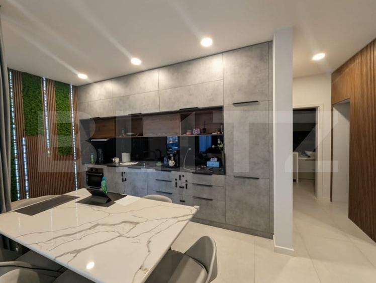 Apartament cu 3 camere decomandat, mobilat în Nufărul