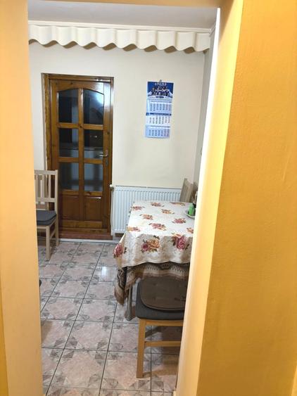 Apartament cu 3 camere decomandat, mobilat în Nord-Est