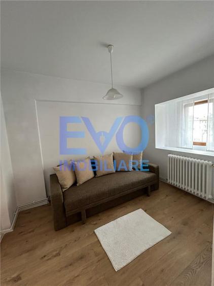 Apartament cu 4 camere decomandat în Păcurari
