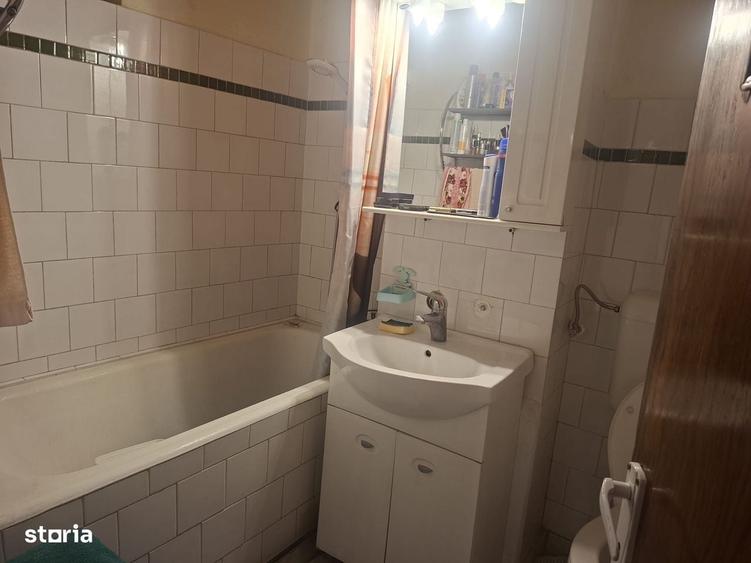 Apartament cu 3 camere decomandat în Vest