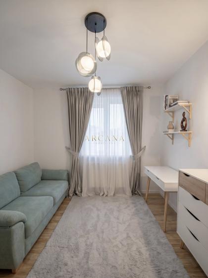 Apartament cu 3 camere semidecomandat, mobilat în Florești