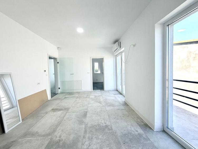 Casă individuală cu 6 camere cu Canalizare în Giroc