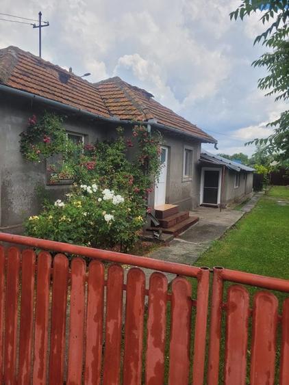 Casă cu 3 camere în Stâlpu