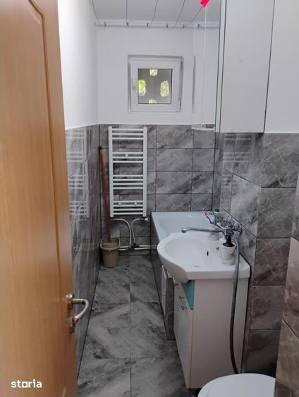 Apartament cu 3 camere decomandat în Micro 15