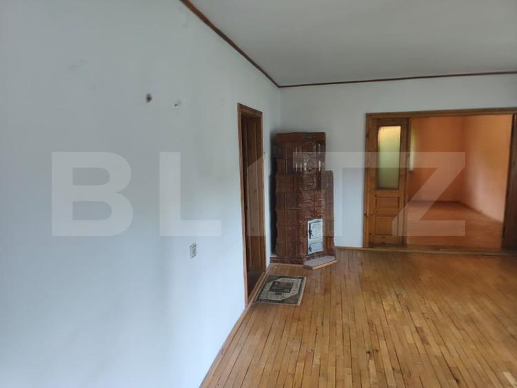 Casă individuală cu 8 camere cu Teren 1756 Mp în Câmpulung Moldovenesc