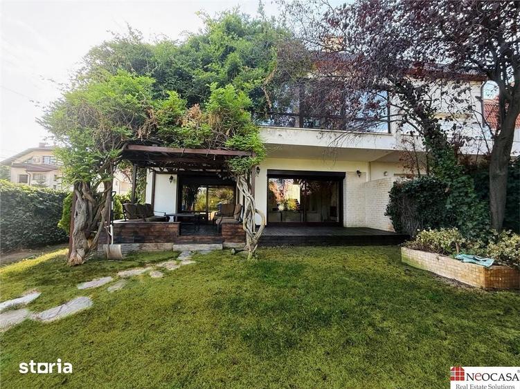 Casă cu 6 camere cu Teren 400 Mp în Central
