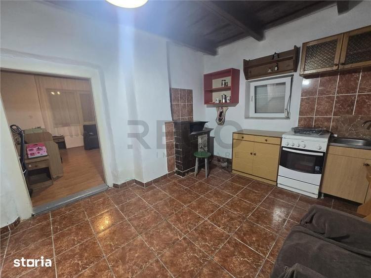 Casă cu 2 camere cu Teren 2685 Mp în Curtuișeni