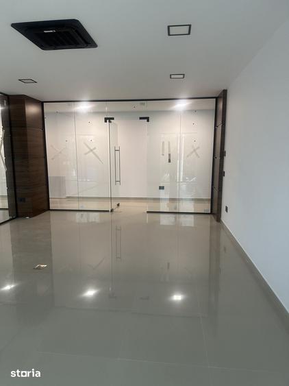 Spațiu comercial, de 123 mp, în Central