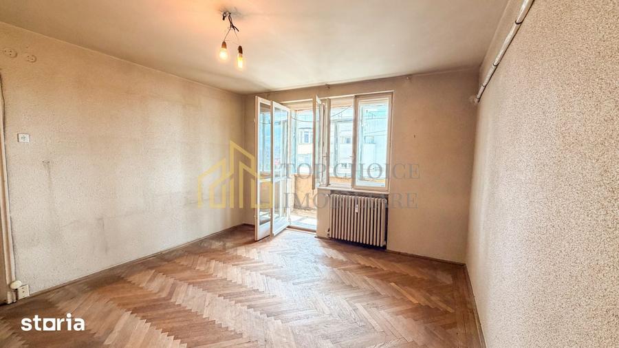 Apartament cu 3 camere decomandat în Tei