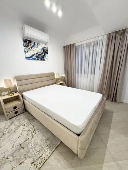 Apartament cu 3 camere semidecomandat, mobilat în Pipera