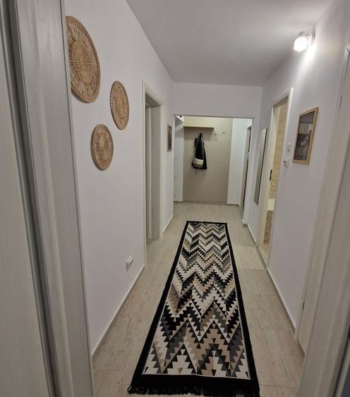 Apartament cu 2 camere decomandat în Polonă