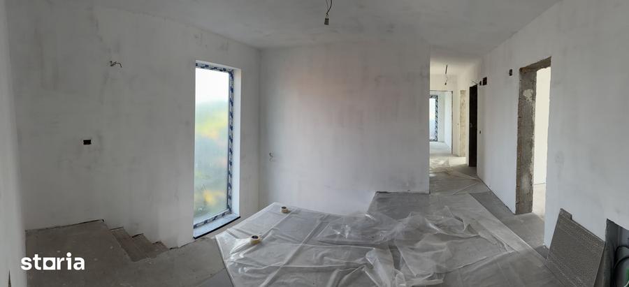 Casă cu 5 camere cu Teren 1400 Mp în Mărăcineni
