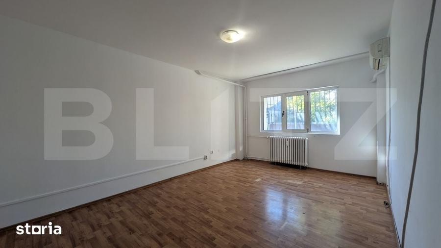 Apartament cu 4 camere decomandat în Republicii