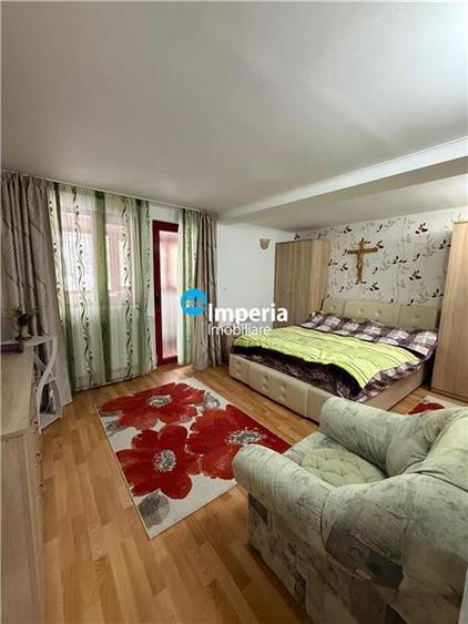 Casă individuală cu 6 camere cu Canalizare în Bucium