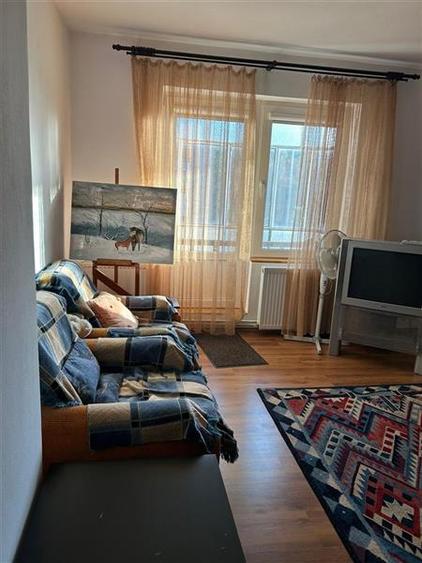 Apartament cu 3 camere decomandat, mobilat în Central