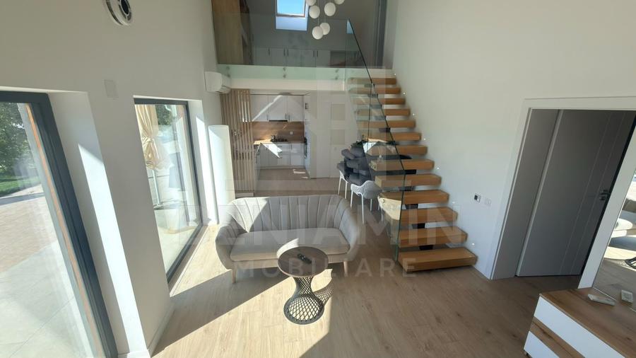 Casă individuală cu 6 camere cu Piscina în Cârcea