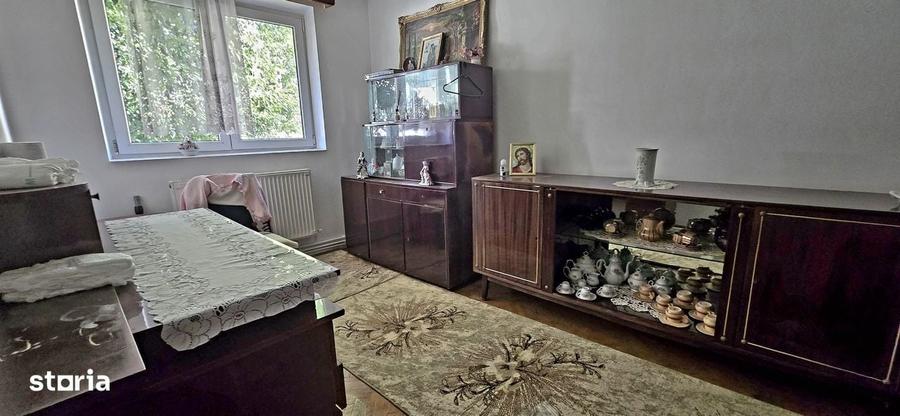 Apartament cu 3 camere decomandat în Micro 5