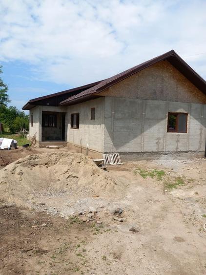 Casă cu 3 camere în Cuza Vodă