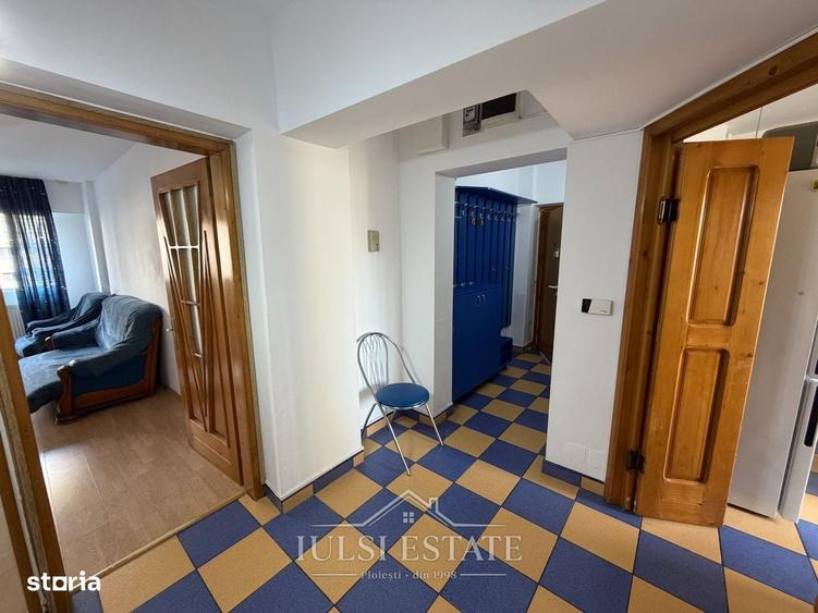 Apartament cu 3 camere decomandat în Central