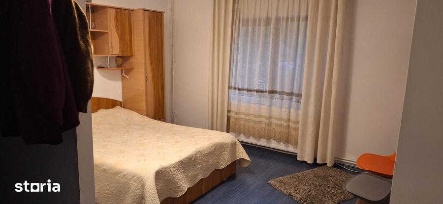 Casă cu 5 camere cu Teren 1150 Mp în Central
