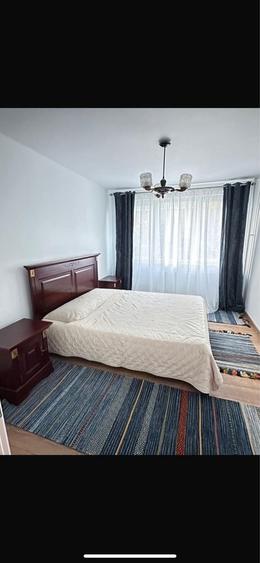 Apartament cu 3 camere decomandat în Drumul Taberei