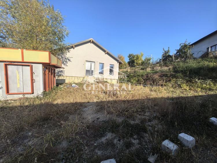 Casă individuală cu 3 camere cu Canalizare în Central