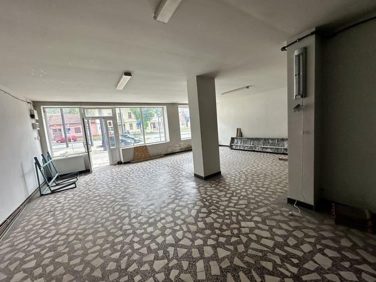Casa + spatiu comercial de vanzare Resita, zona Muncitoresc - 2