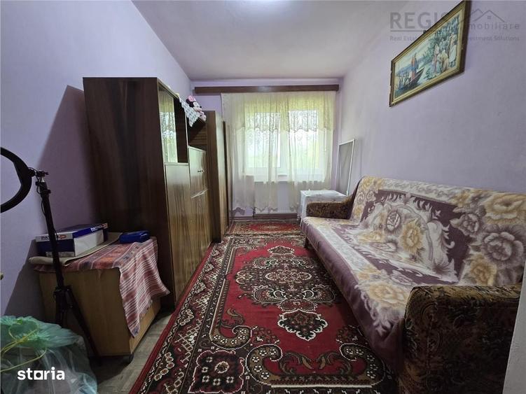 Apartament cu 4 camere semidecomandat în Stupini