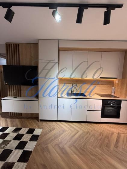 Apartament cu 3 camere semidecomandat în Florești