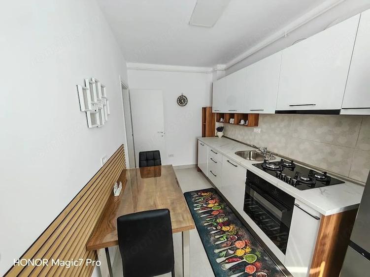 Garsonieră decomandată în Central