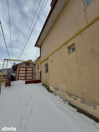 Casă cu 3 camere cu Teren 272 Mp în Poiana Țapului