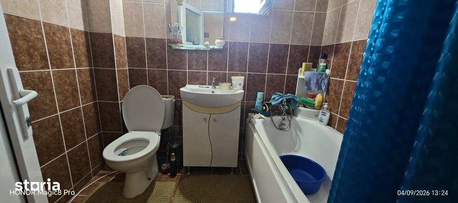 Casă cu 9 camere cu Teren 1500 Mp în Popricani