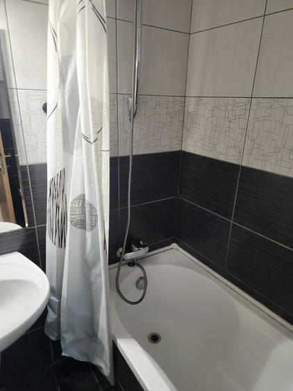 Inchiriez apartament tip studio zona aparatorii patriei - 8