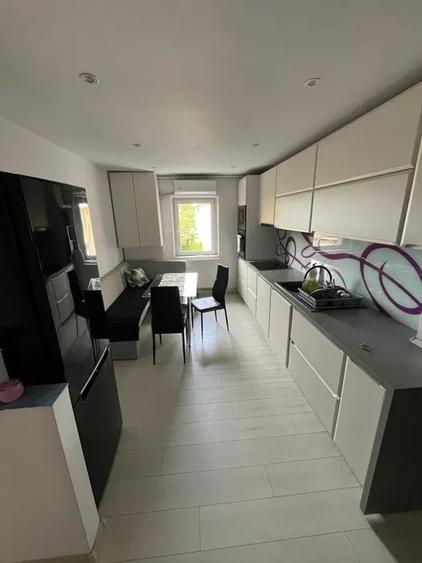Apartament cu 3 camere, decomandat, 65mp, parcare inclusa, zona UMF - 5