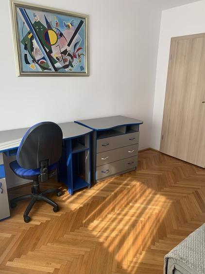 Apartament cu 3 camere decomandat în Vasile Aaron