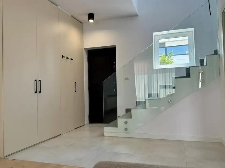 Duplex cu 2 camere cu Canalizare în Exterior Sud