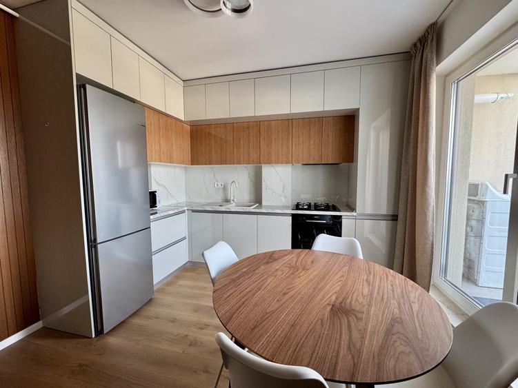 Apartament cu 3 camere semidecomandat, mobilat în Apahida