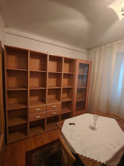 Apartament cu 2 camere decomandat în Craiovița Nouă