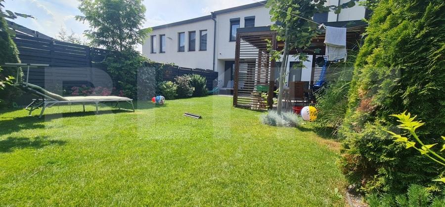 Casă individuală cu 4 camere cu Canalizare în Iris