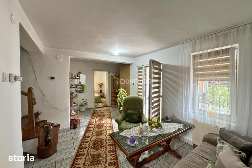 Casă cu 9 camere cu Teren 336 Mp în Central
