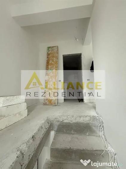 Casă cu 3 camere cu Teren 250 Mp în Central