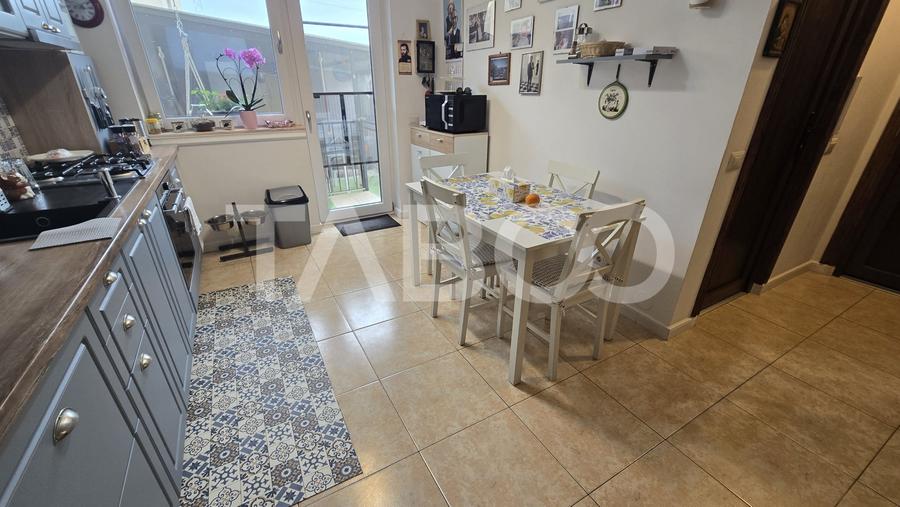 Apartament cu 3 camere decomandat, mobilat în Periferie