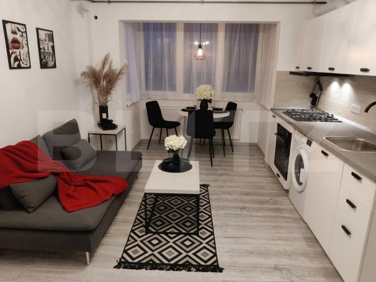 Apartament cu 3 camere semidecomandat, mobilat în Take Ionescu