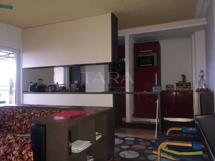 Apartament cu 3 camere, mobilat în Zorilor