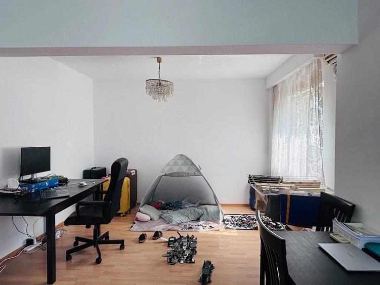 Apartament cu 3 camere decomandat în Aviației